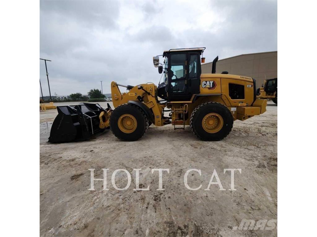 CAT 938 QC Iekrāvēji uz riteņiem