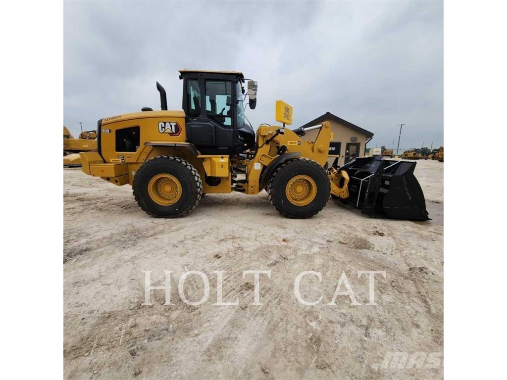 CAT 938 QC Iekrāvēji uz riteņiem