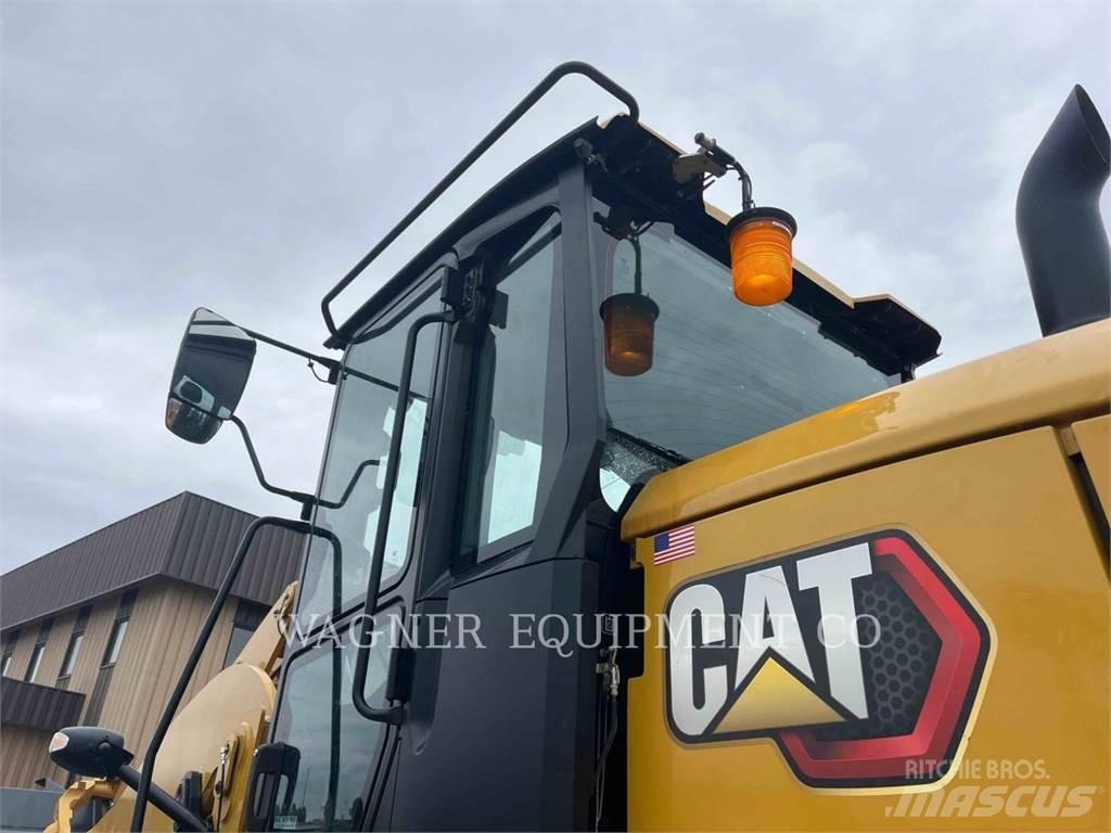CAT 93814 Iekrāvēji uz riteņiem
