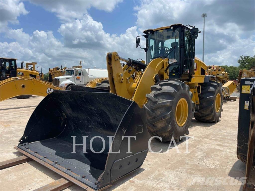 CAT 93814 Iekrāvēji uz riteņiem