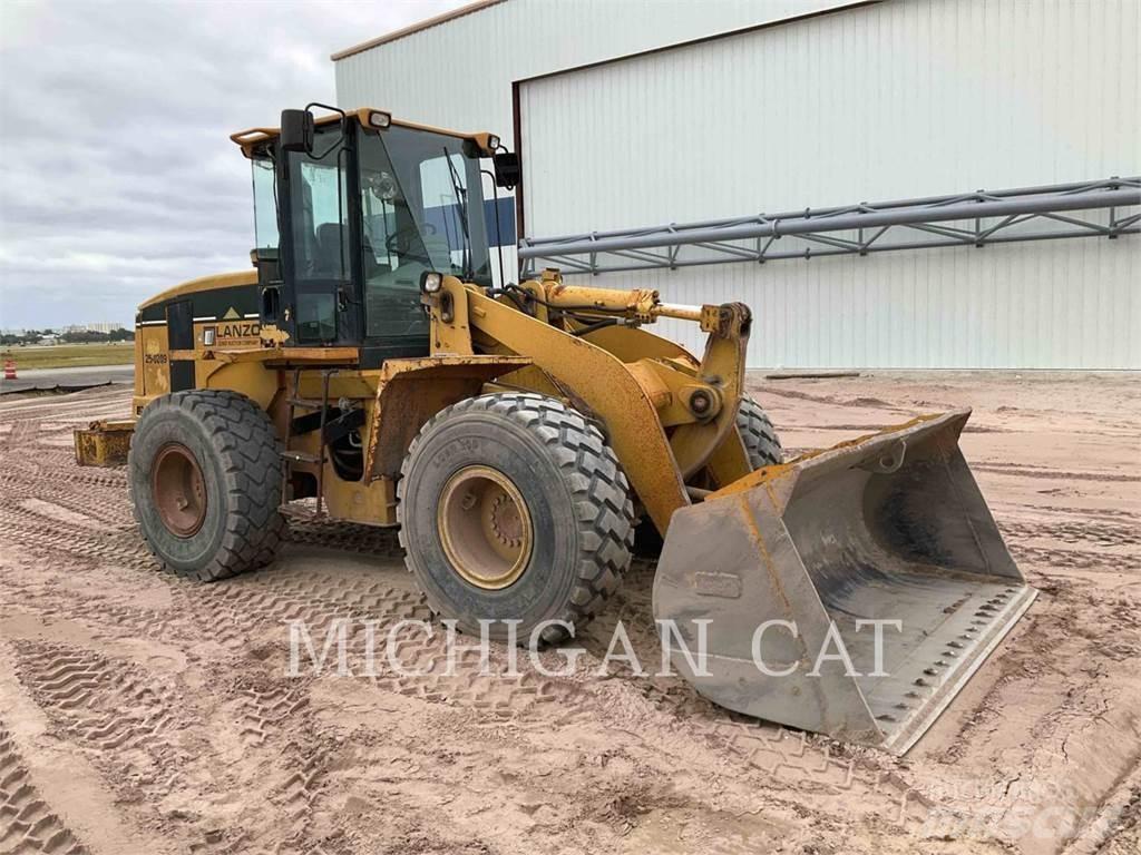 CAT 938G Iekrāvēji uz riteņiem