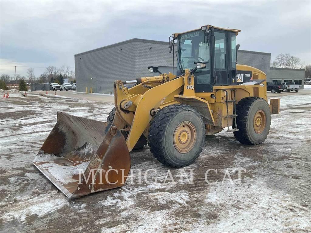 CAT 938H Iekrāvēji uz riteņiem