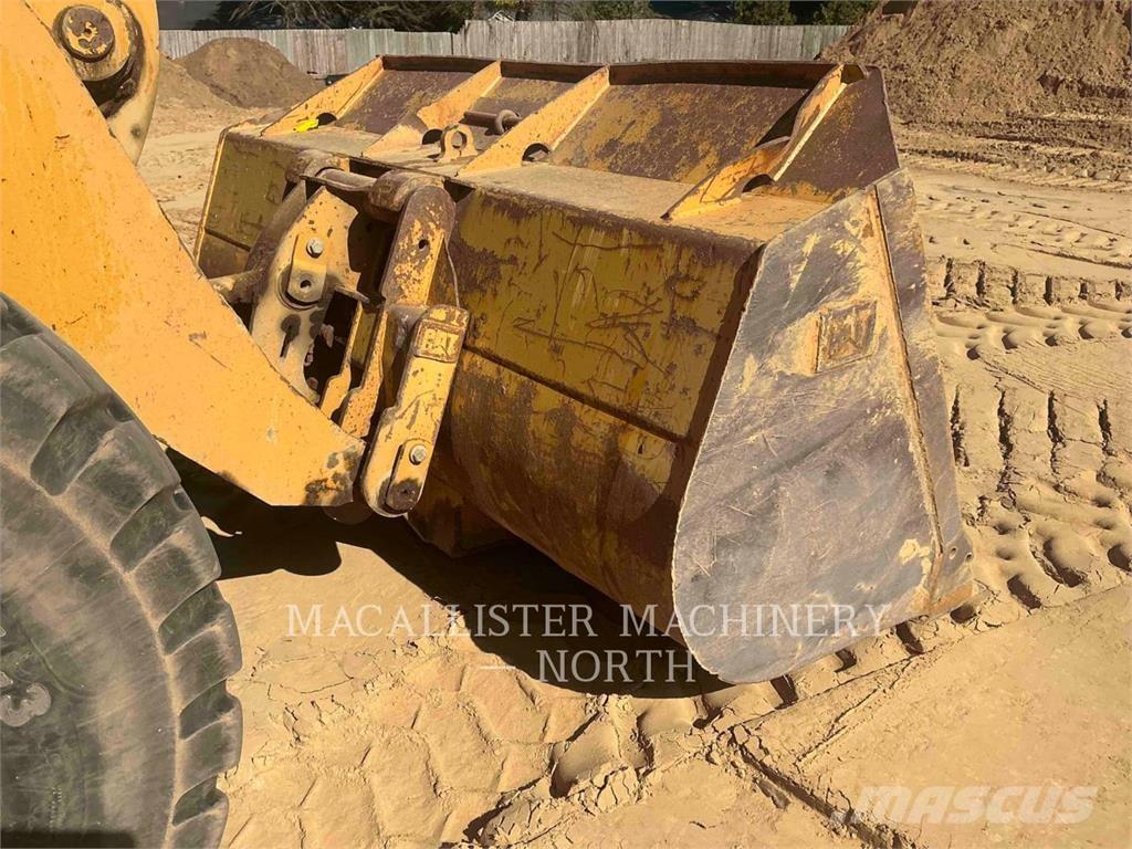 CAT 938H Iekrāvēji uz riteņiem