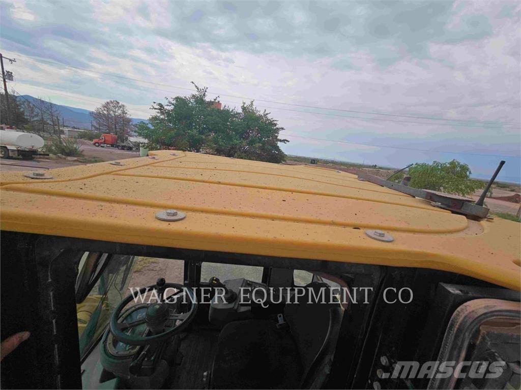 CAT 938H Iekrāvēji uz riteņiem