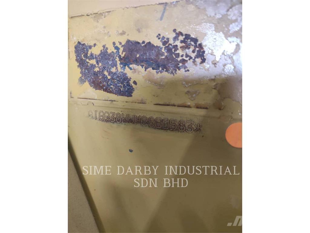 CAT 938H Iekrāvēji uz riteņiem