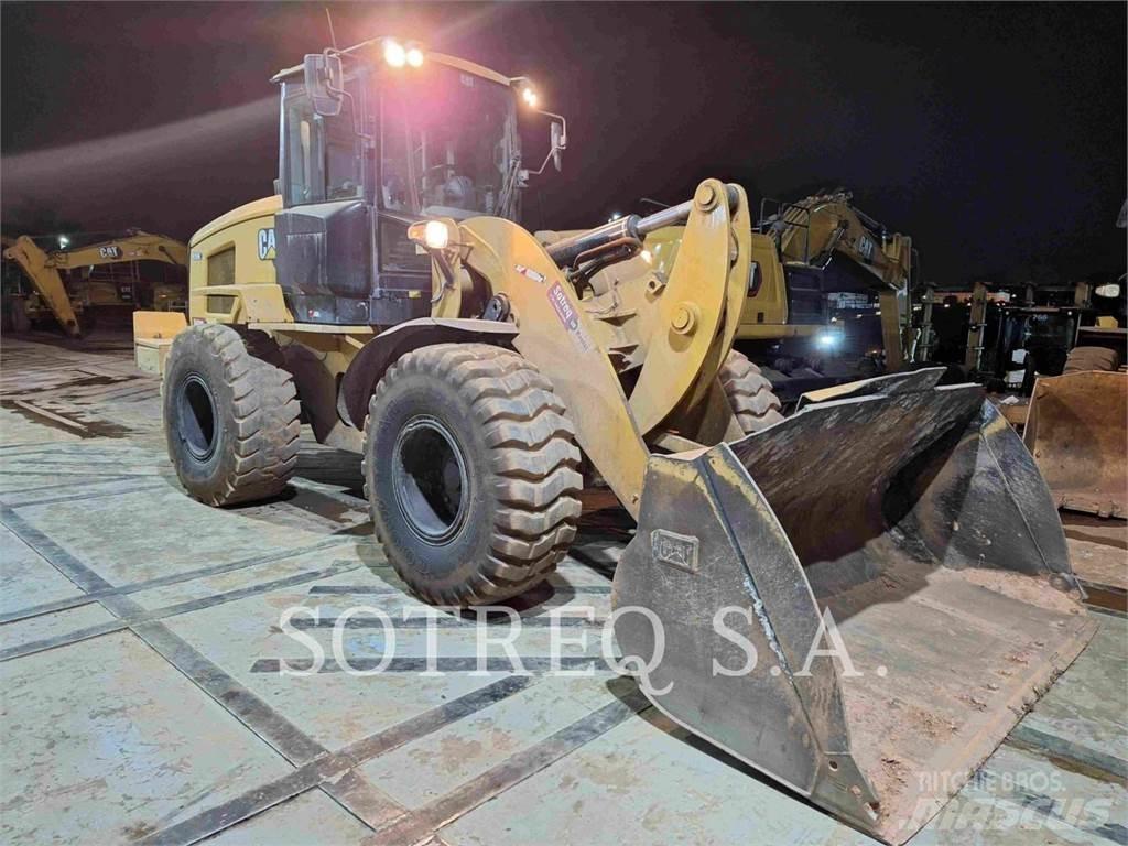 CAT 938K Iekrāvēji uz riteņiem