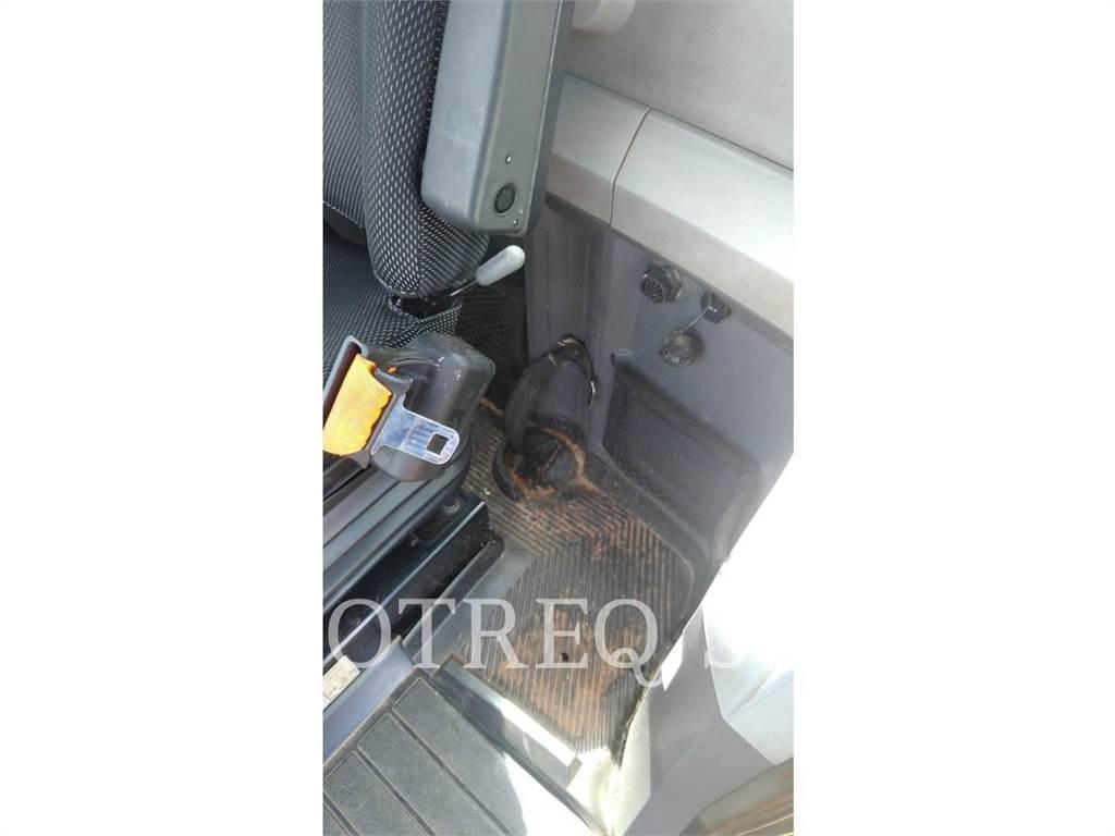 CAT 938K Iekrāvēji uz riteņiem