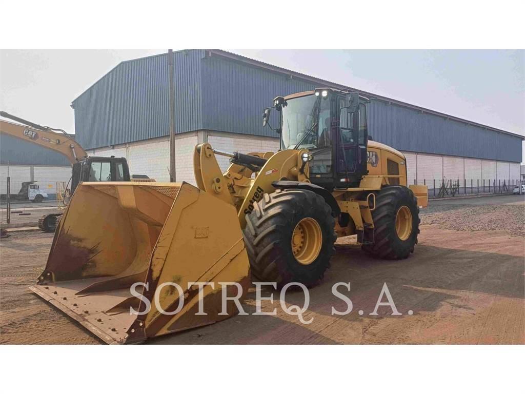 CAT 938K Iekrāvēji uz riteņiem