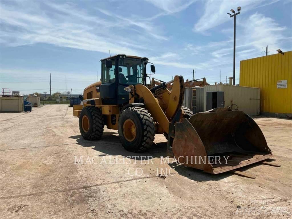 CAT 938K Iekrāvēji uz riteņiem