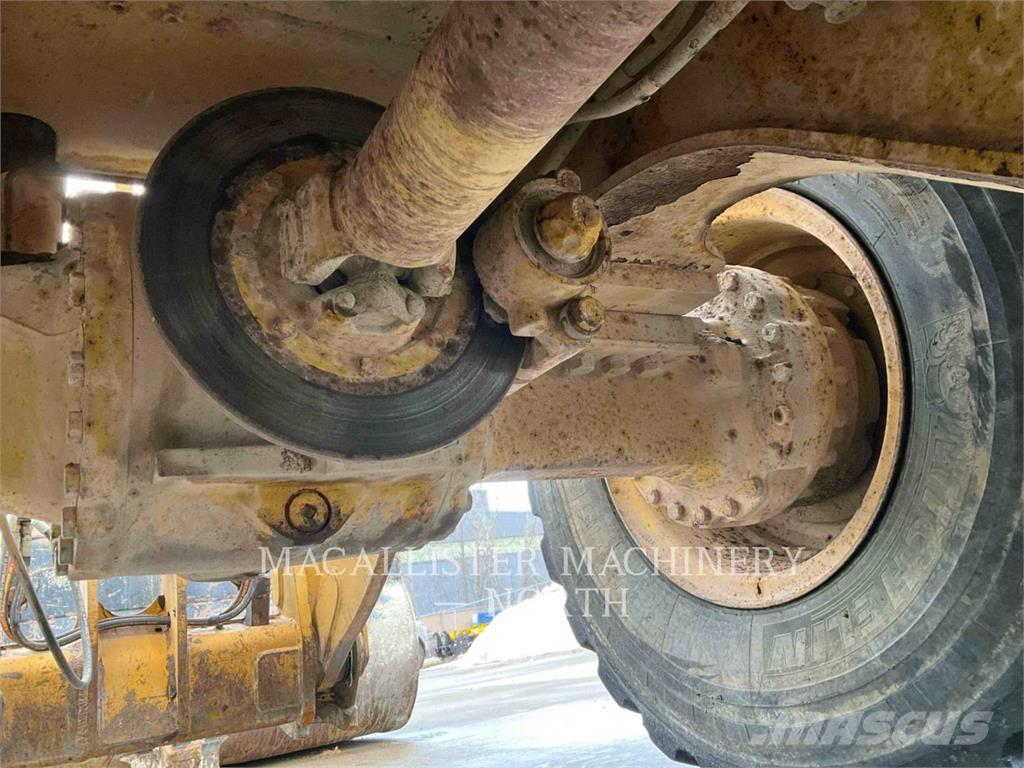 CAT 938K RQ+ Iekrāvēji uz riteņiem