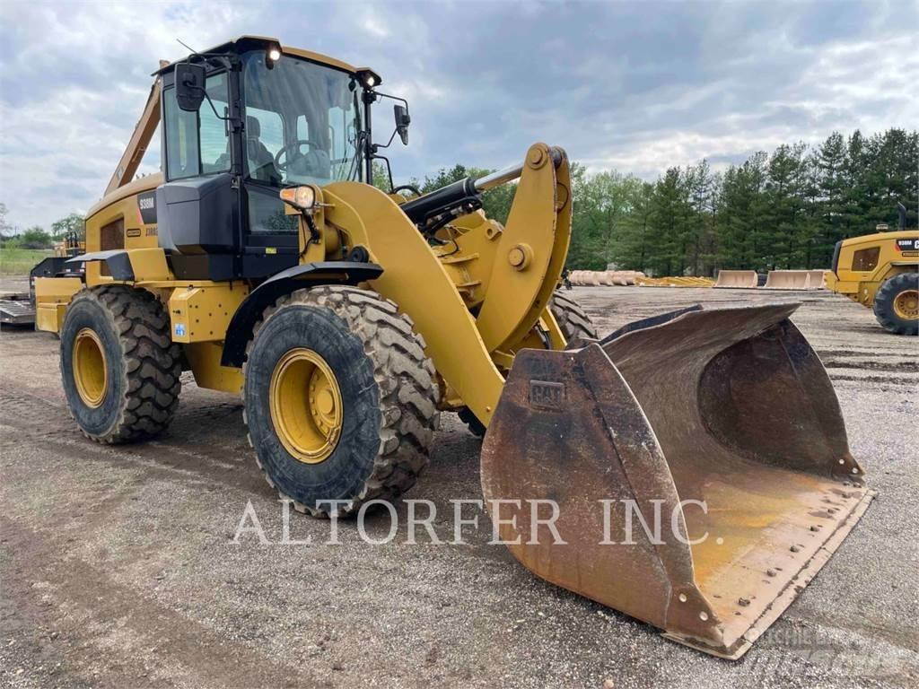 CAT 938M Iekrāvēji uz riteņiem