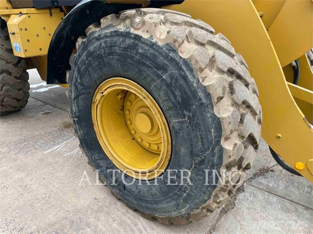 CAT 938M Iekrāvēji uz riteņiem