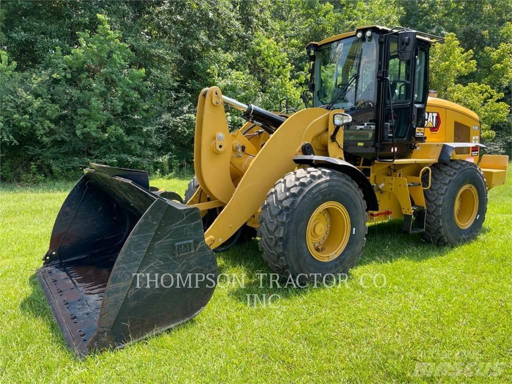 CAT 938M Iekrāvēji uz riteņiem