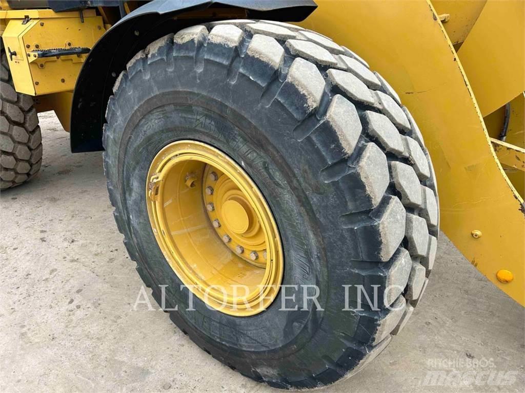CAT 938M Iekrāvēji uz riteņiem