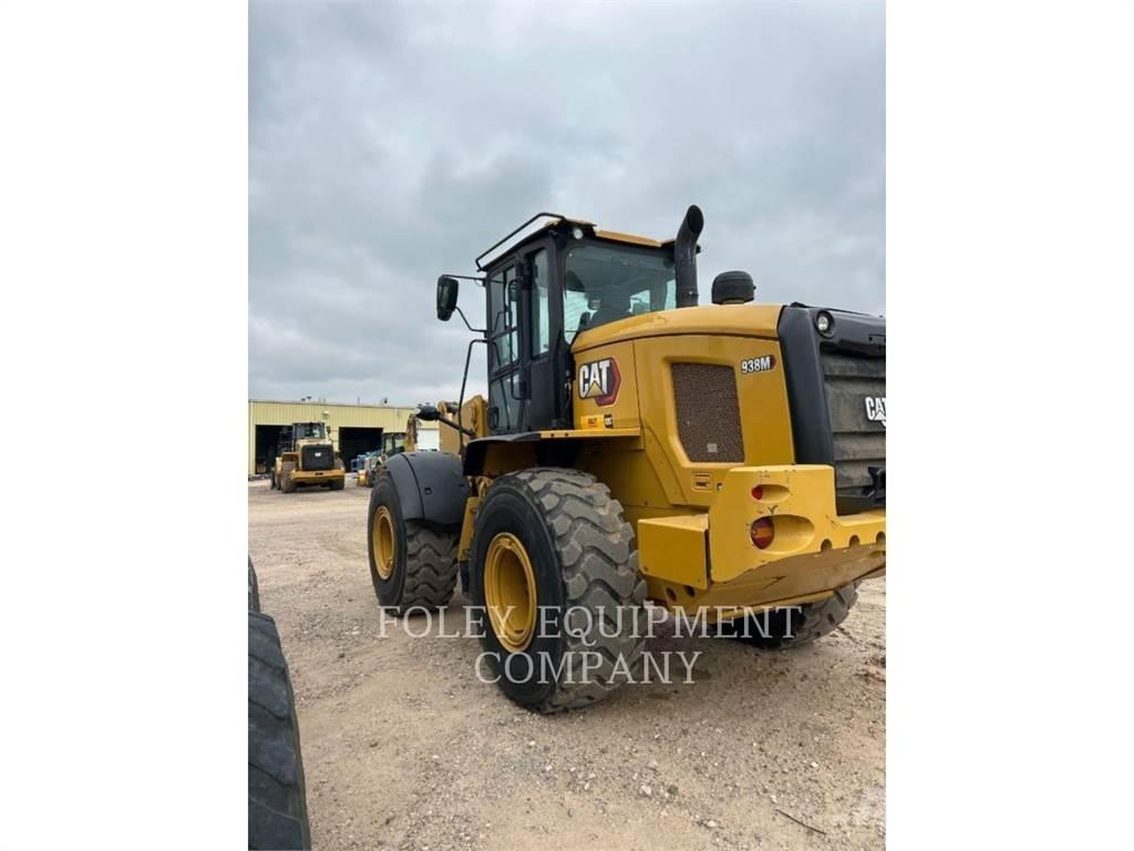 CAT 938M Iekrāvēji uz riteņiem