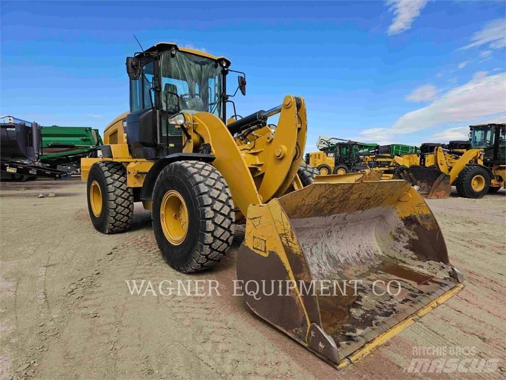 CAT 938M Iekrāvēji uz riteņiem