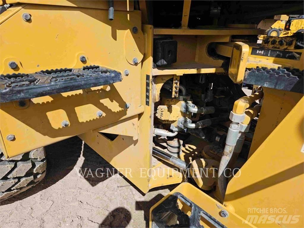 CAT 938M Iekrāvēji uz riteņiem