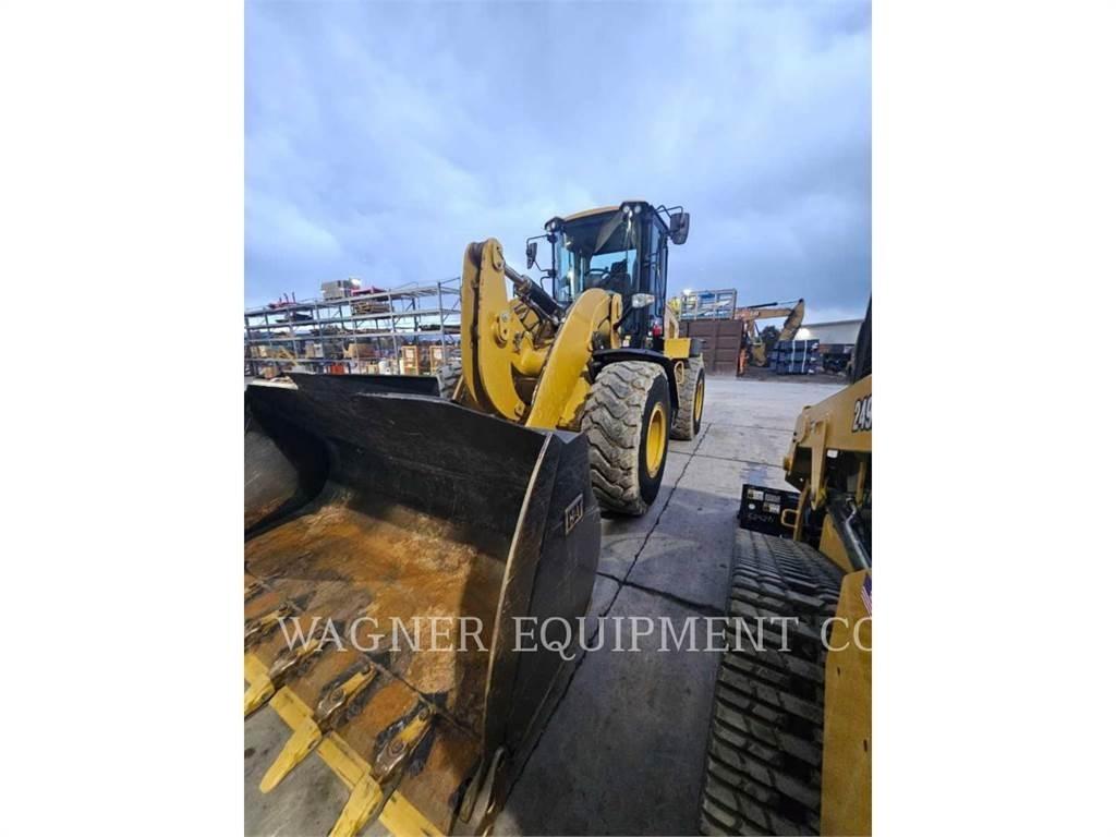 CAT 938M Iekrāvēji uz riteņiem