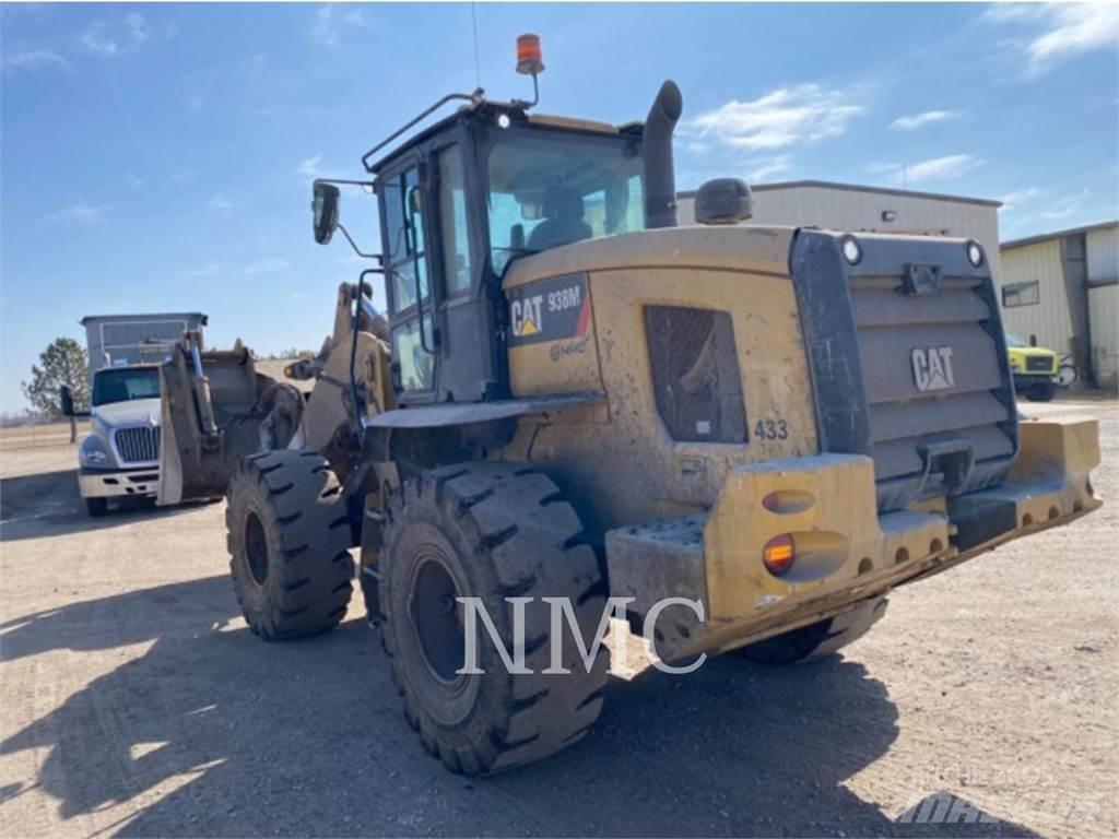 CAT 938M Iekrāvēji uz riteņiem