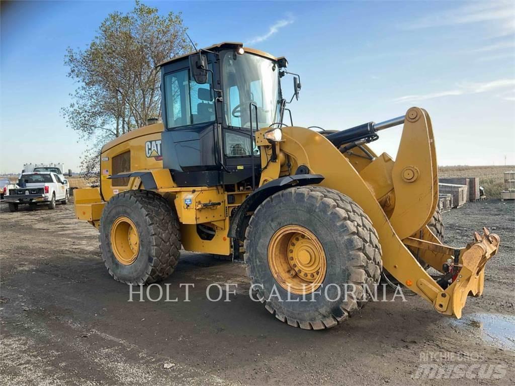 CAT 938M Iekrāvēji uz riteņiem