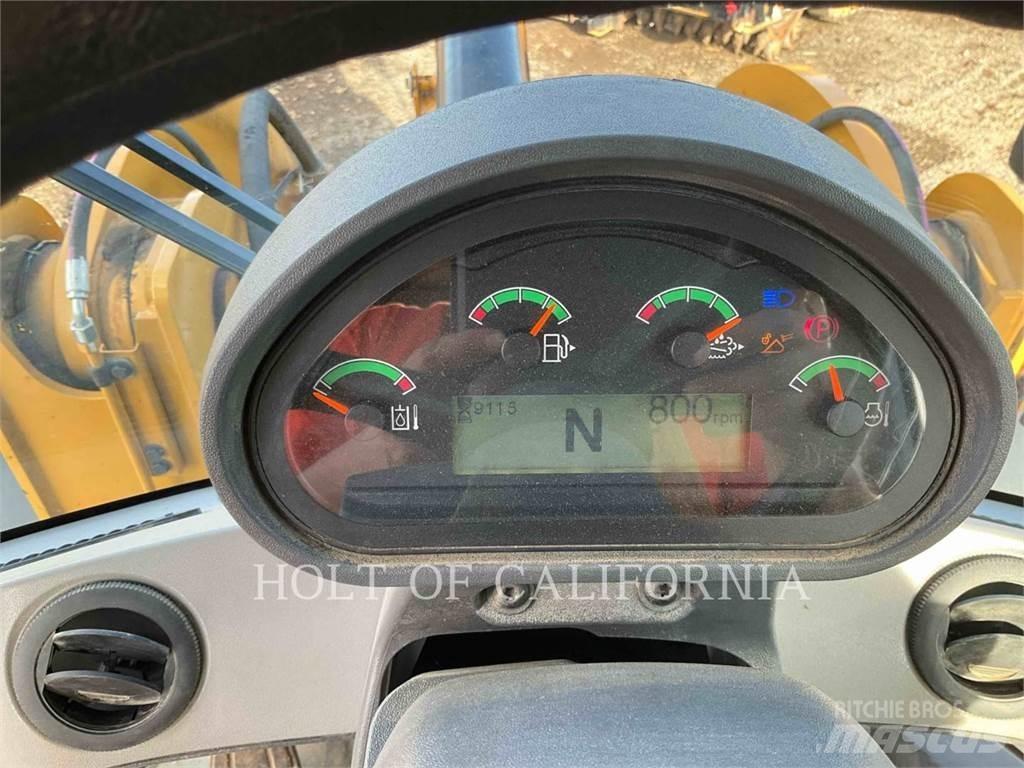 CAT 938M Iekrāvēji uz riteņiem