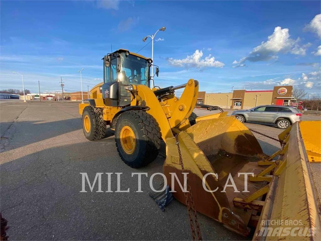 CAT 938M Iekrāvēji uz riteņiem