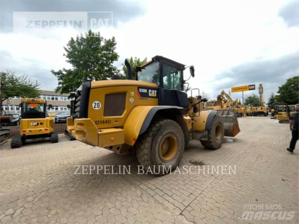 CAT 938M Iekrāvēji uz riteņiem