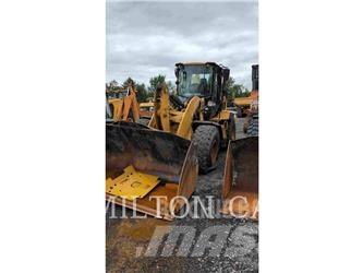 CAT 938M Iekrāvēji uz riteņiem