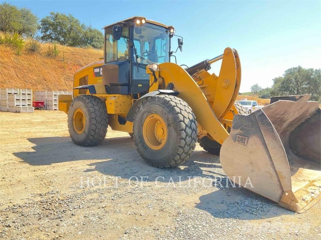 CAT 938M Iekrāvēji uz riteņiem