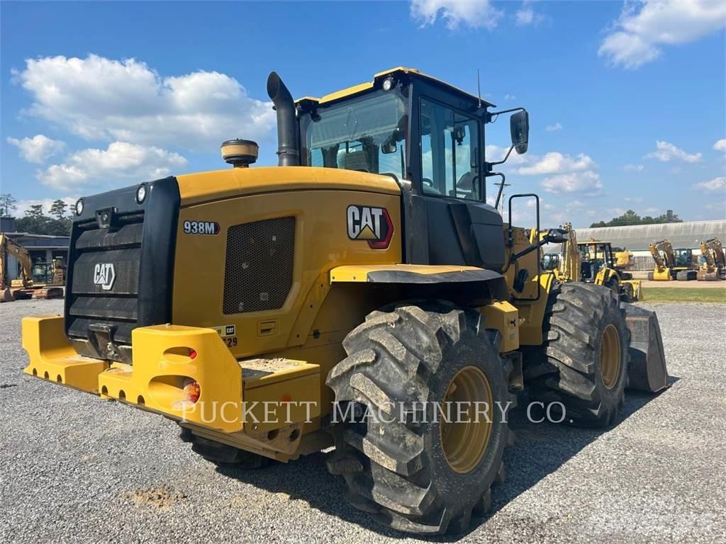 CAT 938M Iekrāvēji uz riteņiem