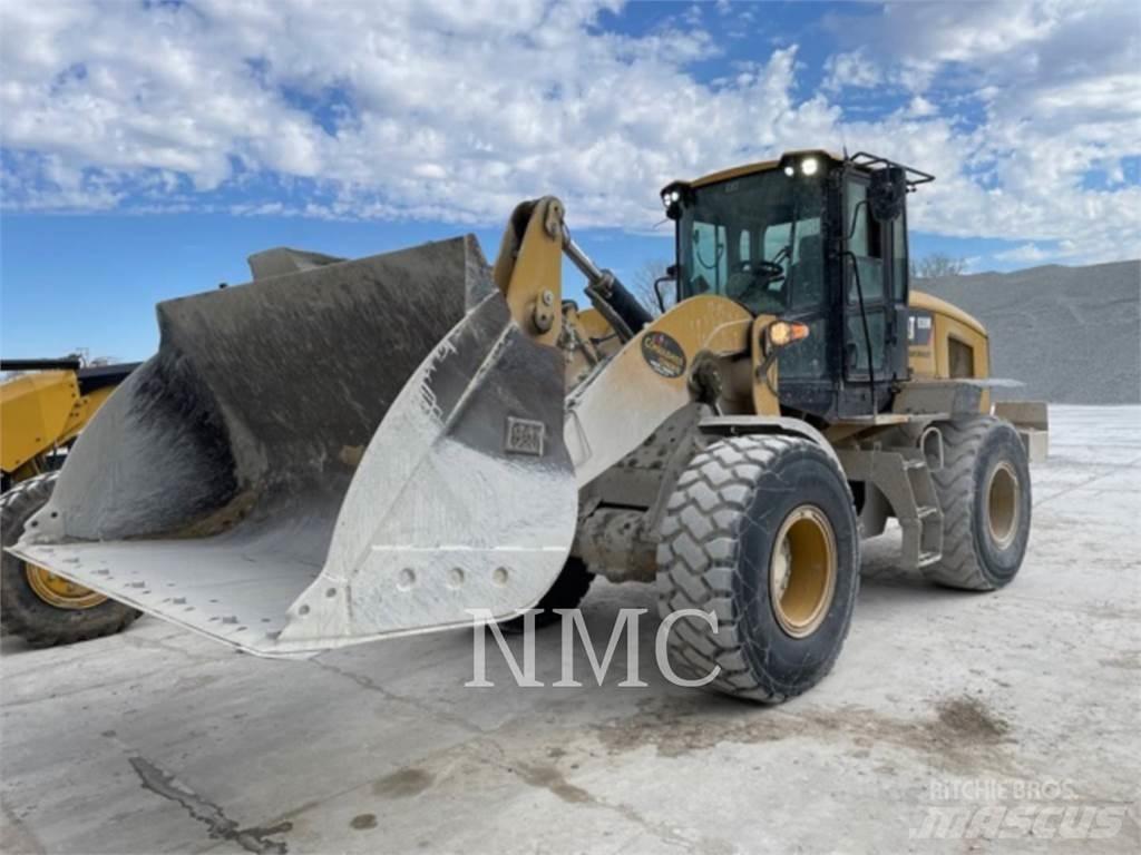 CAT 938M Iekrāvēji uz riteņiem
