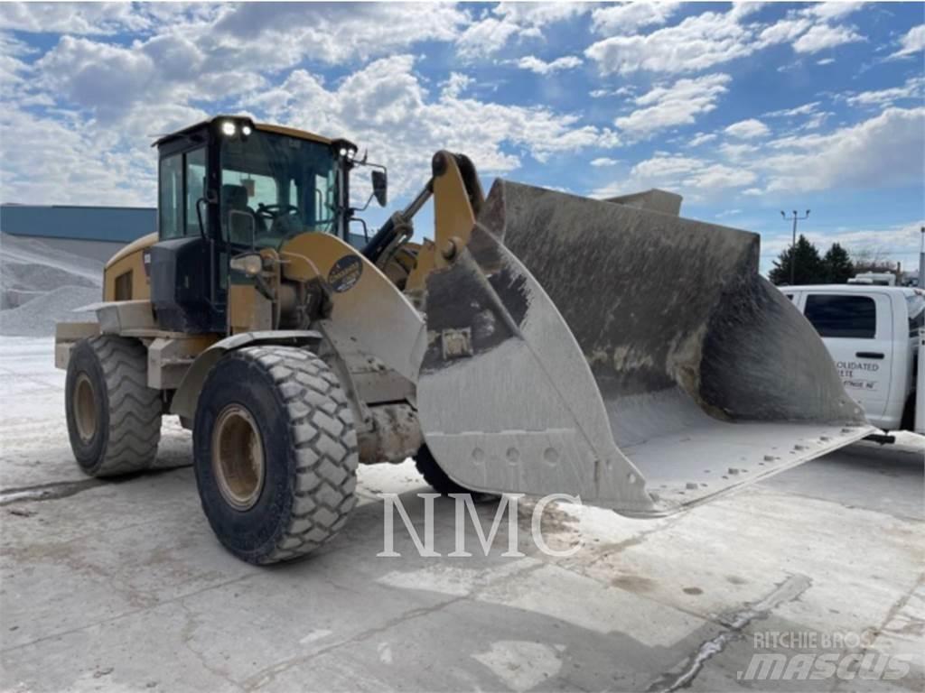 CAT 938M Iekrāvēji uz riteņiem