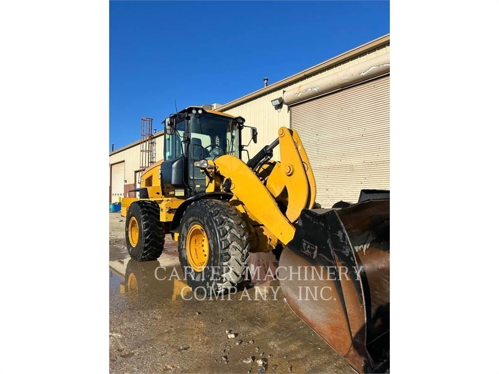 CAT 938M Iekrāvēji uz riteņiem