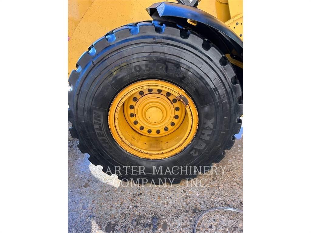CAT 938M Iekrāvēji uz riteņiem