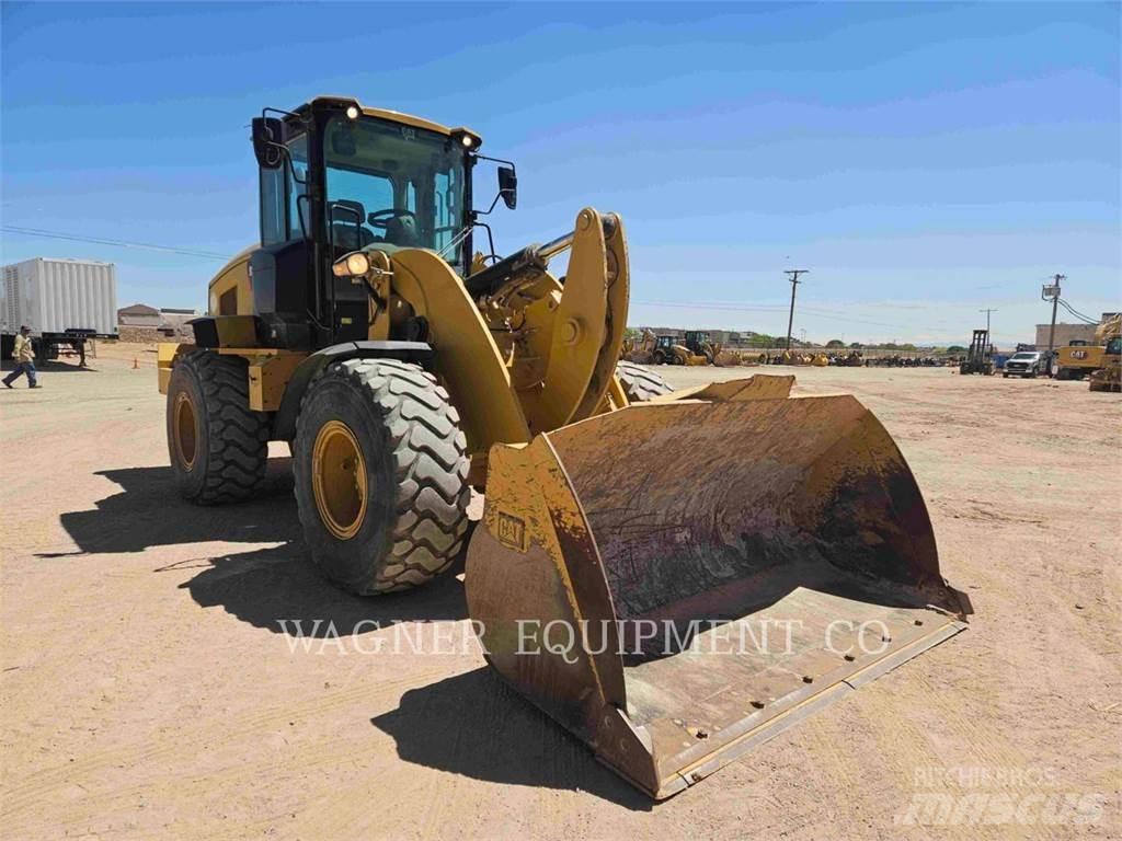 CAT 938M Iekrāvēji uz riteņiem