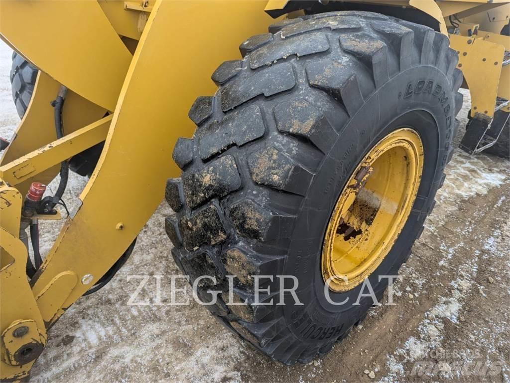 CAT 938M Iekrāvēji uz riteņiem