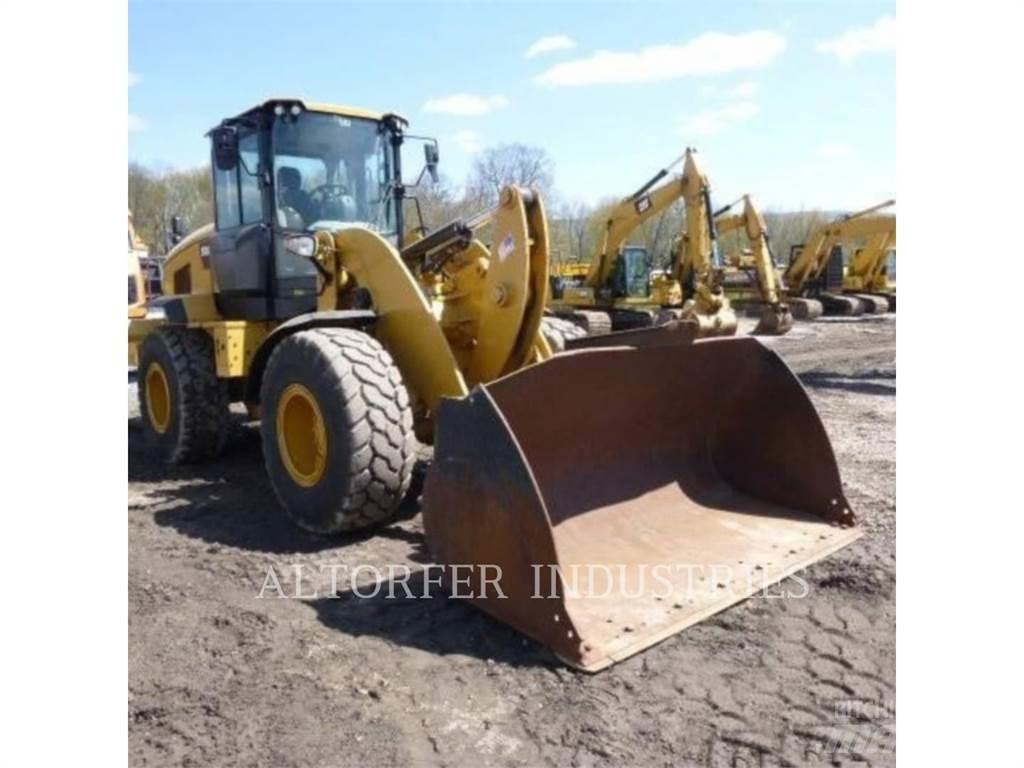 CAT 938M Iekrāvēji uz riteņiem