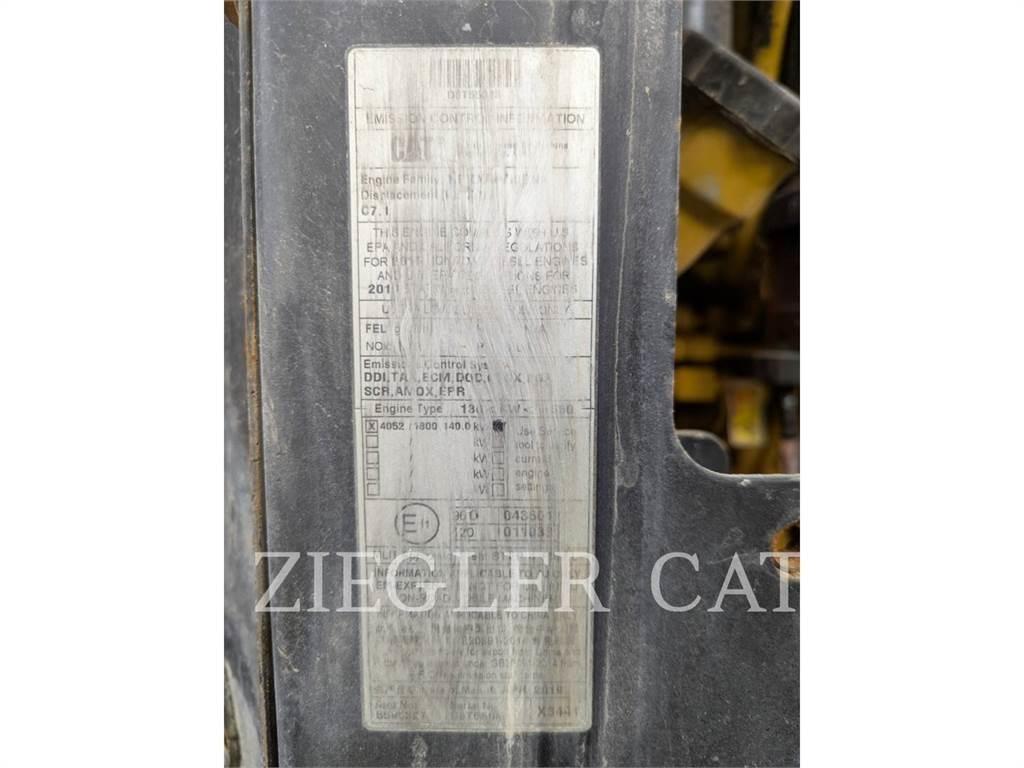 CAT 938M Iekrāvēji uz riteņiem
