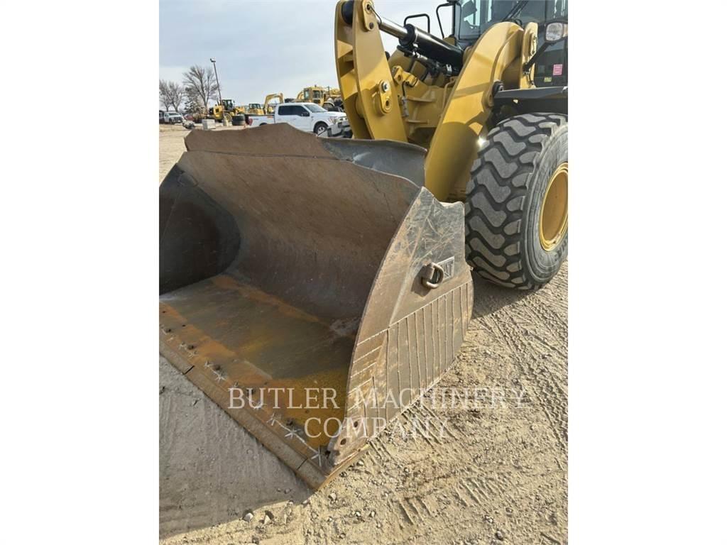 CAT 938M Iekrāvēji uz riteņiem