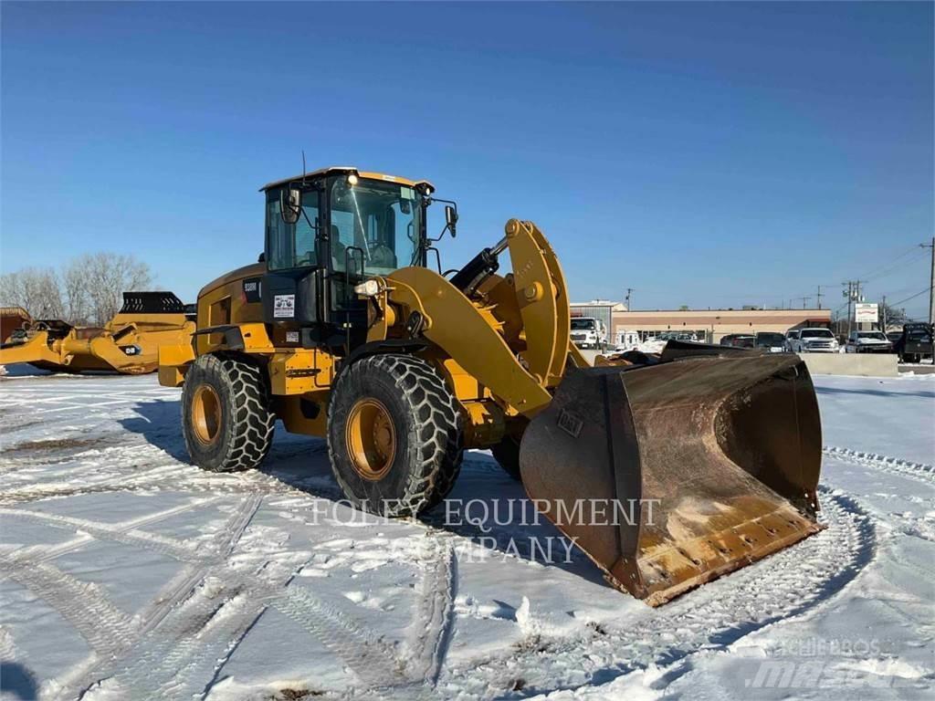 CAT 938M Iekrāvēji uz riteņiem