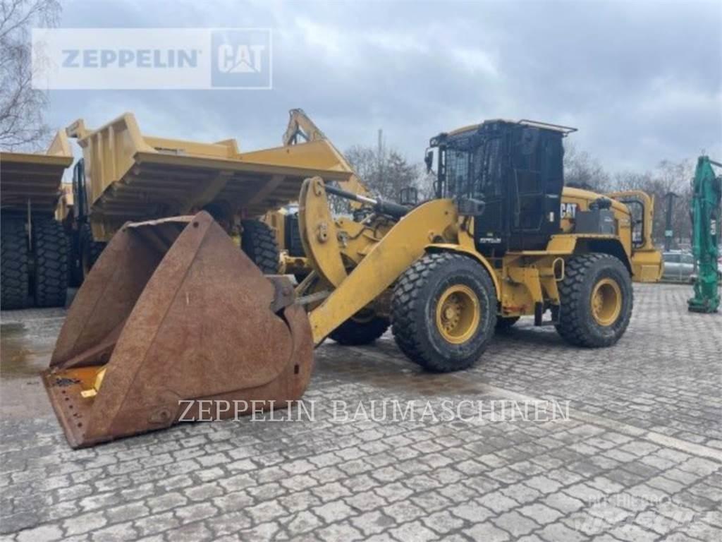 CAT 938M Iekrāvēji uz riteņiem