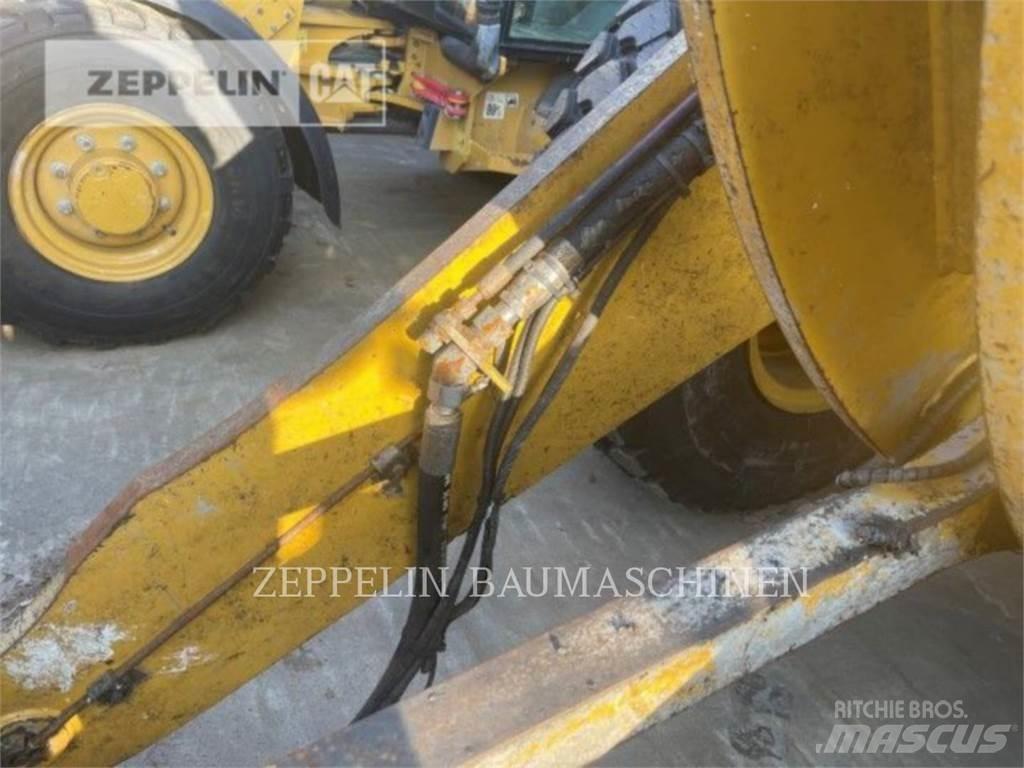 CAT 938M Iekrāvēji uz riteņiem