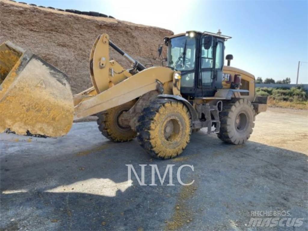CAT 938M Iekrāvēji uz riteņiem