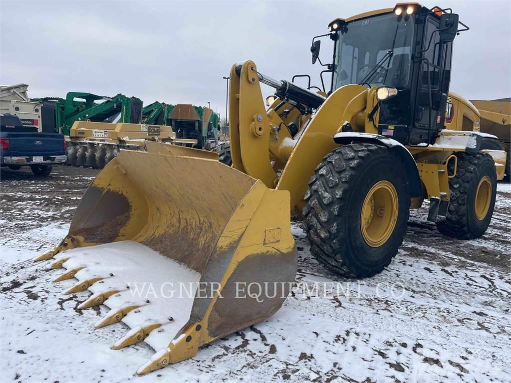 CAT 938M Iekrāvēji uz riteņiem