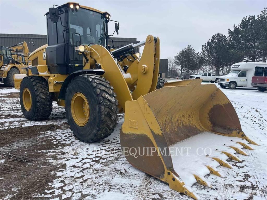 CAT 938M Iekrāvēji uz riteņiem