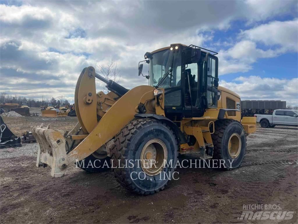 CAT 938M Iekrāvēji uz riteņiem