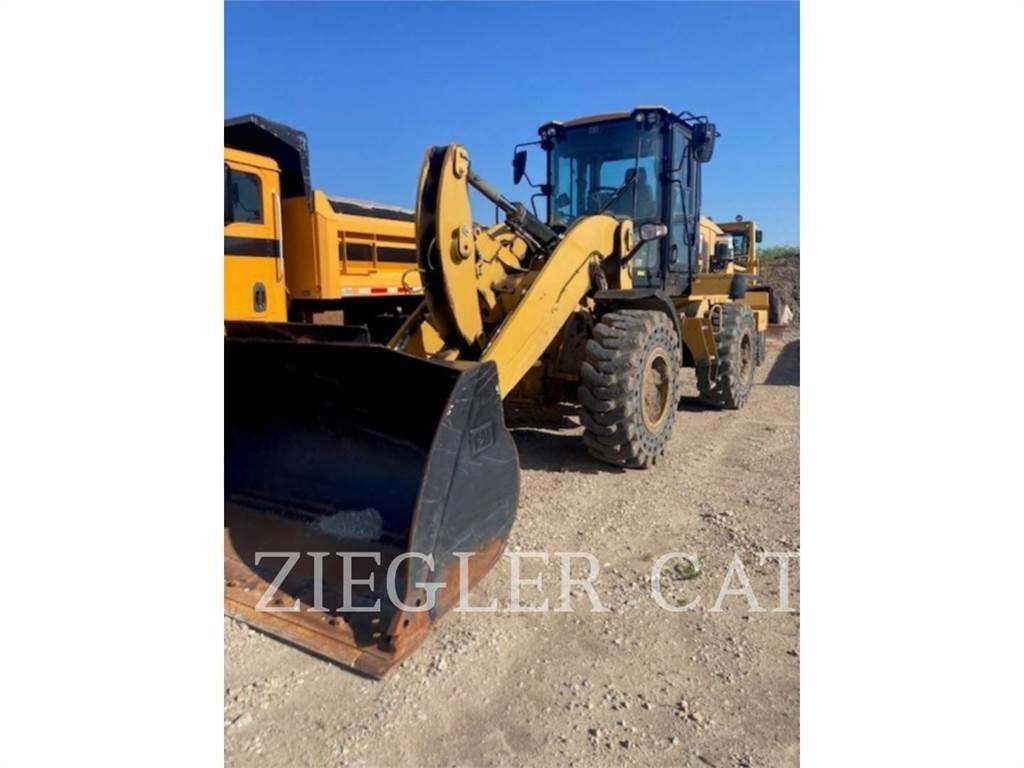 CAT 938M Iekrāvēji uz riteņiem