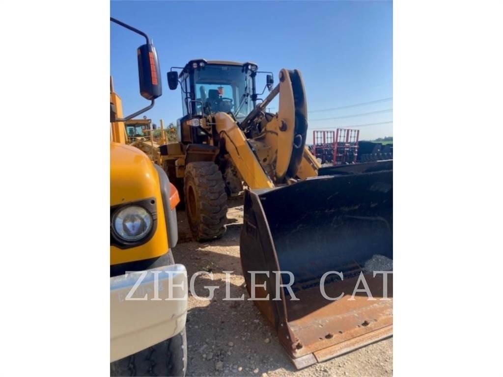 CAT 938M Iekrāvēji uz riteņiem