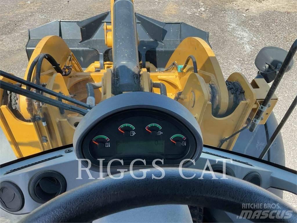 CAT 938M Iekrāvēji uz riteņiem