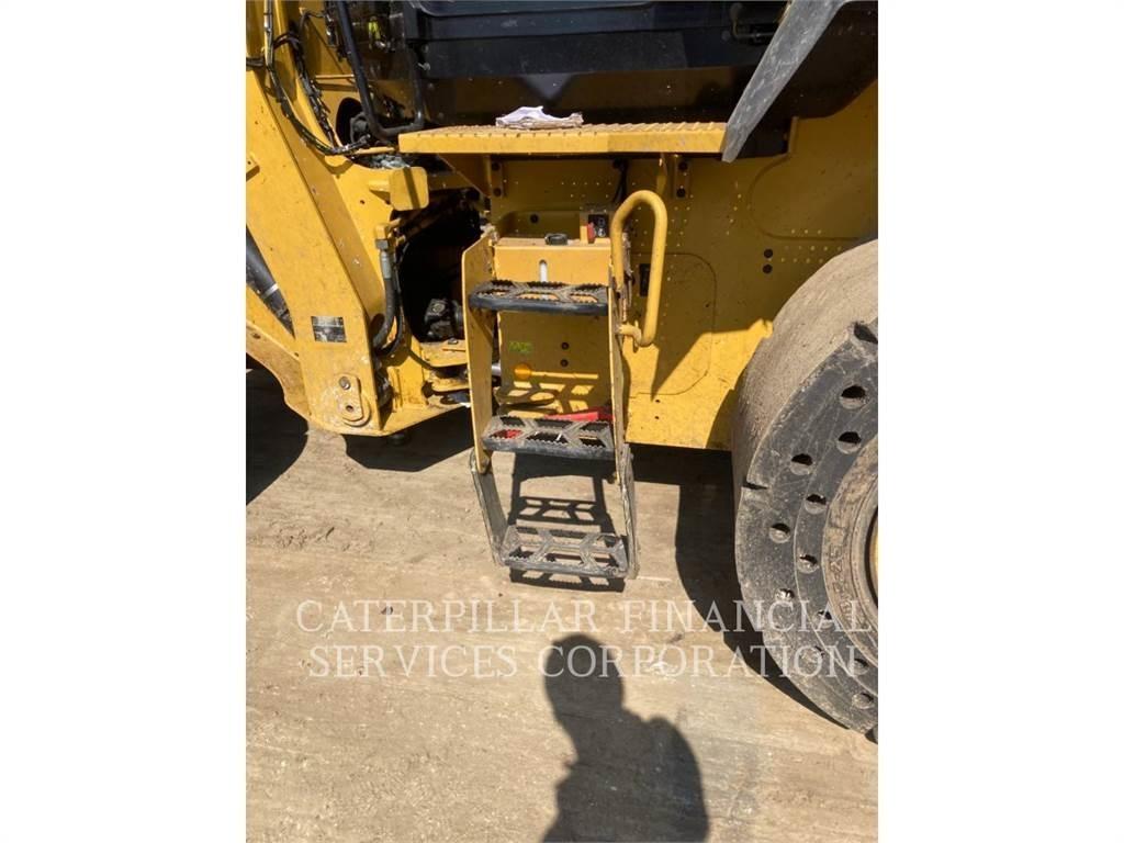 CAT 938M Iekrāvēji uz riteņiem